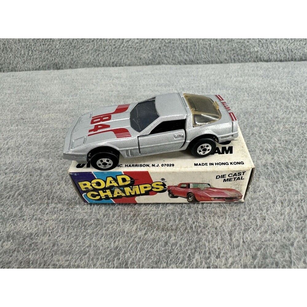 ROAD CHAMPS #38 Die Cast Silver 1984 Corvette Car T5